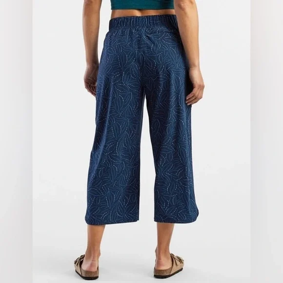 Title Nine Slaycation 2.0 Cropped Pants Kiyoshi Petite Midnight Print Blue NWT - Picture 10 of 10